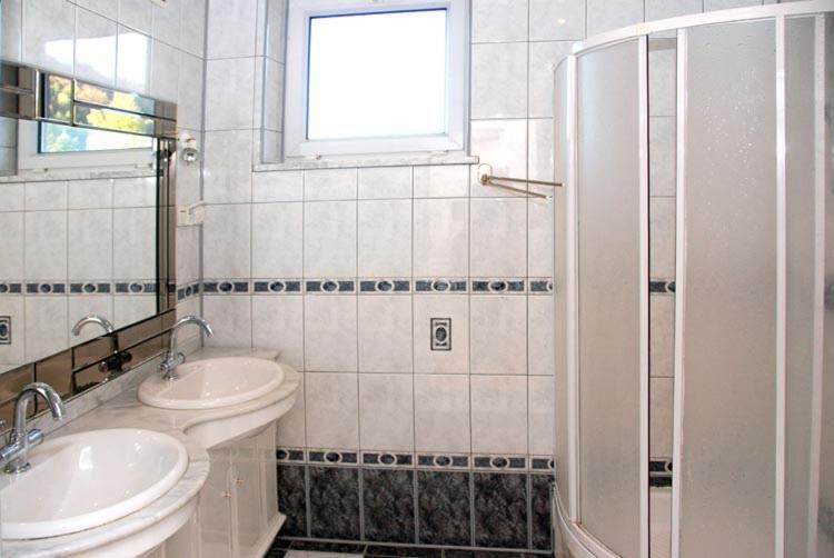 Ośrodek Uzdrowiskowy Beskid Hotel Wysowa-Zdrój Zewnętrze zdjęcie